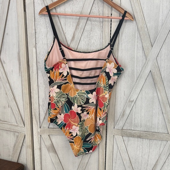 Women’s One Piece Swimsuit - Picture 2 of 3